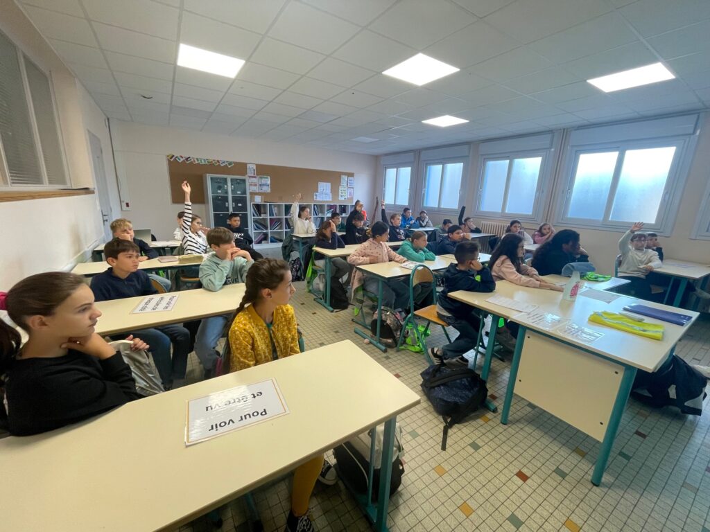 matinee-de-prevention-securite-routiere-les-6emes-sensibilises-a-lusage-des-transports-en-commun