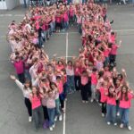 temps-solidaire-au-college-notre-dame-de-lesperance-un-ruban-humain-pour-la-lutte-contre-le-cancer-du-sein