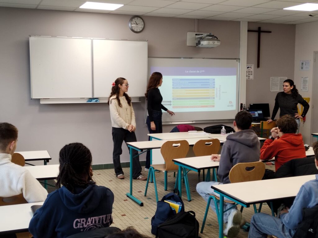 %f0%9f%8e%93-du-college-a-la-post-3-elles-racontent-leur-experience-%f0%9f%8e%93