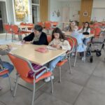 une-dictee-intergenerationnelle-riche-en-echanges