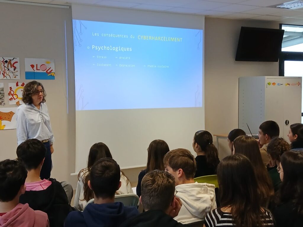 des-citoyens-connectes-et-responsables-a-lere-numerique