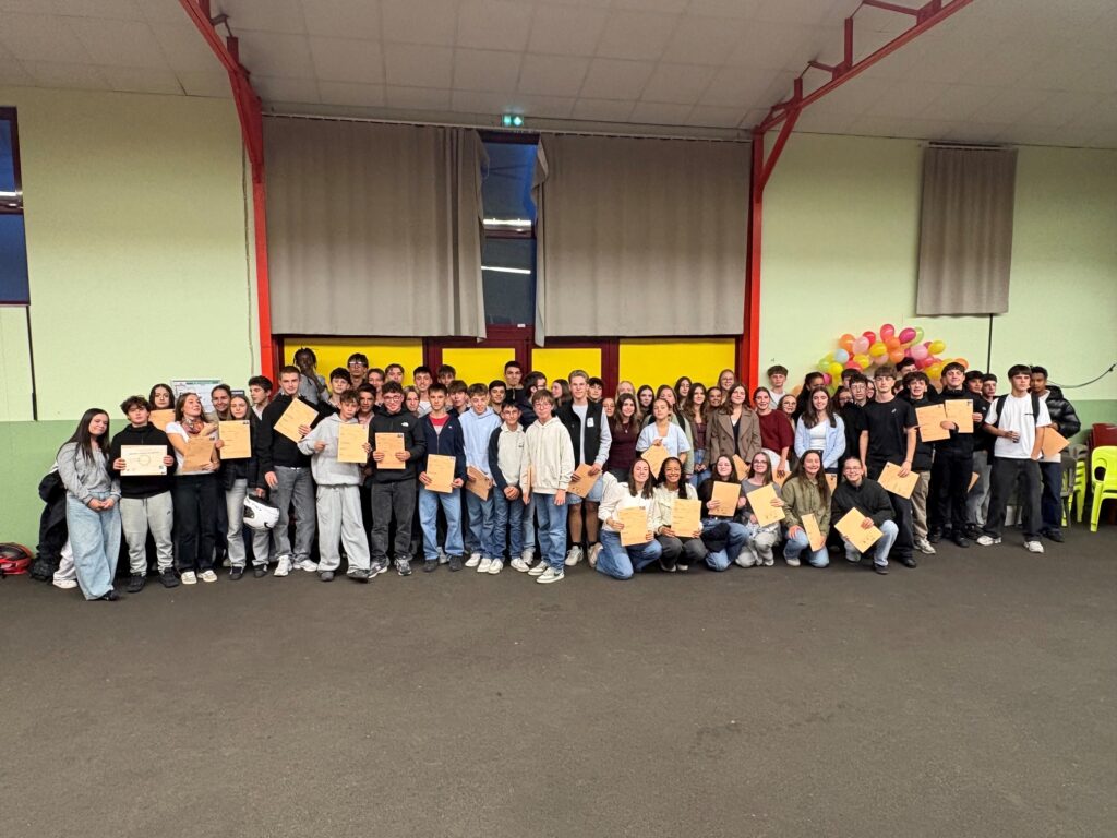 %f0%9f%8e%93-une-soiree-des-sourires-et-un-diplome